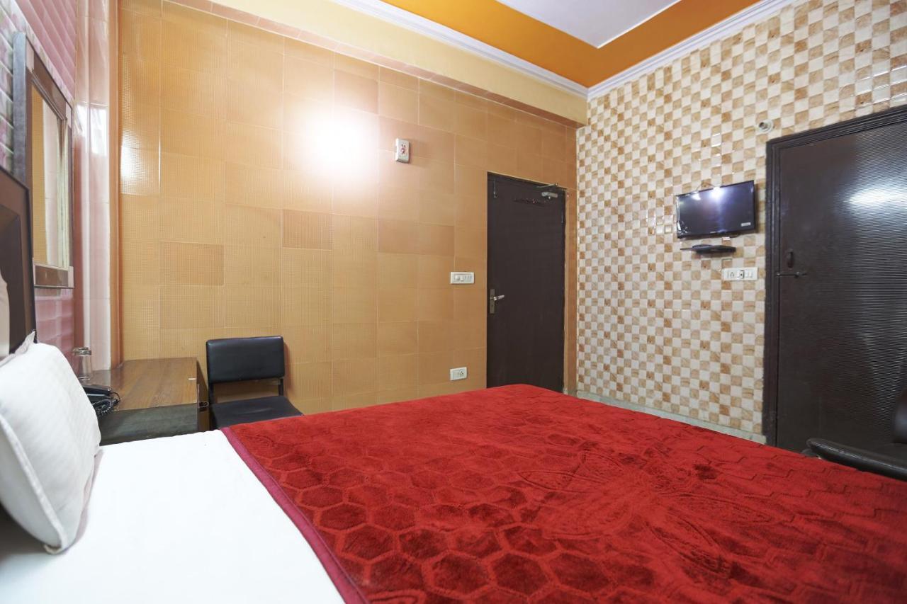Spot On 43436 Hotel Mannat Spot Moradabad Exteriör bild